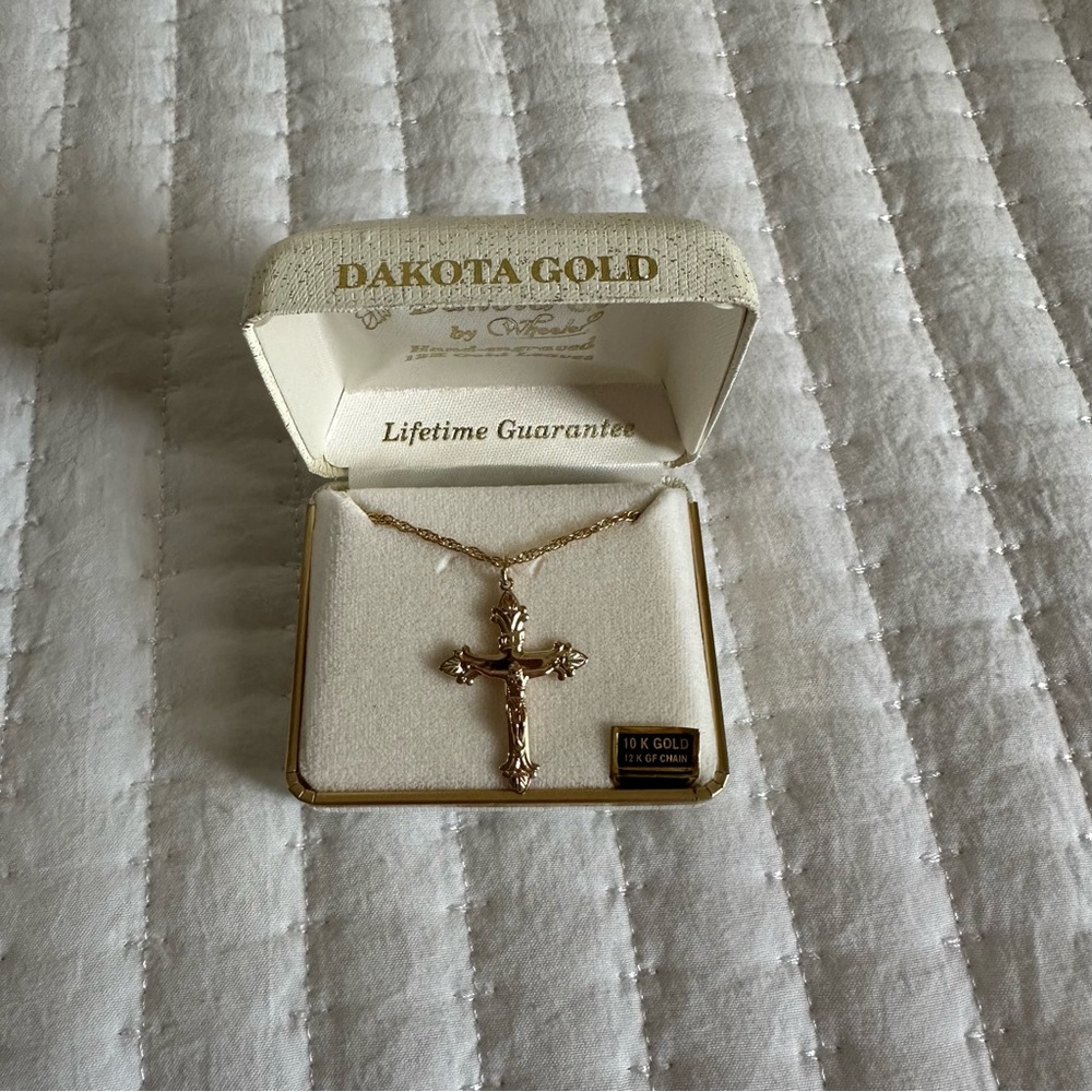 10k Gold Cross Necklace